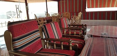 Glamping at wadi rum under the sun