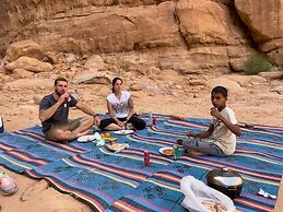 Glamping at wadi rum under the sun