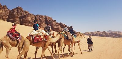 Glamping at wadi rum under the sun