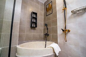 Rainforest Hotel by NSUN