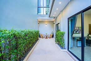 Rainforest Hotel by NSUN