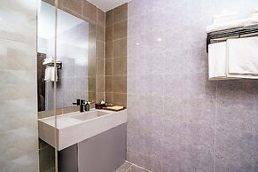 Rainforest Hotel by NSUN