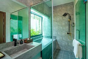 Rainforest Hotel by NSUN