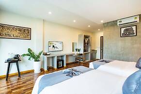 Rainforest Hotel by NSUN