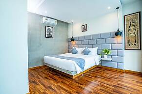 Rainforest Hotel by NSUN