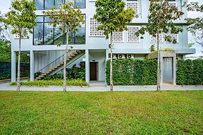 Rainforest Hotel by NSUN