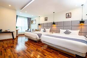 Rainforest Hotel by NSUN