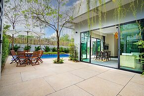 Rainforest Hotel by NSUN