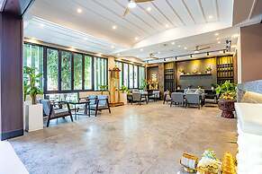 Rainforest Hotel by NSUN