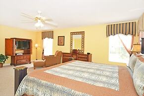 Pine Forest Chateau 5 Bedroom Home by RedAwning