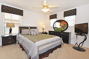 Pine Forest Chateau 5 Bedroom Home by RedAwning