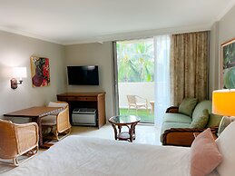 Radiant Luana Waikiki Condo by RedAwning