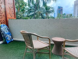 Radiant Luana Waikiki Condo by RedAwning