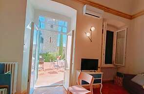 Fabroniana apartments