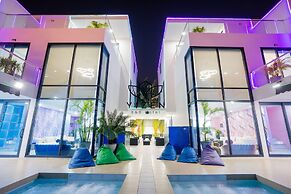 Yizen VIP Luxury Palm Springs Villas