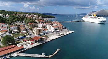 Rouchotas Apartments