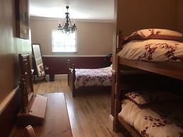 Suffolk Retreats for up to 24 Guests With hot tub