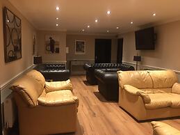 Suffolk Retreats for up to 24 Guests With hot tub