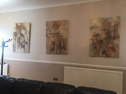 Suffolk Retreats for up to 24 Guests With hot tub