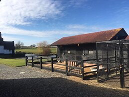 Suffolk Retreats for up to 24 Guests With hot tub