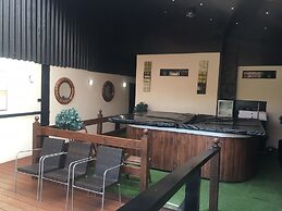 Suffolk Retreats for up to 24 Guests With hot tub