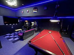 Callaghan Cantina 5 Bedroom Home by RedAwning