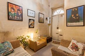 Senglea, Typical Seaview Townhouse