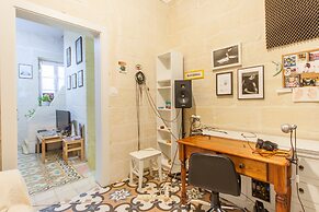 Senglea, Typical Seaview Townhouse