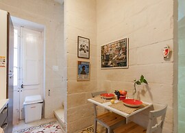 Senglea, Typical Seaview Townhouse