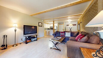 Summit Cozy Condo Getaway!