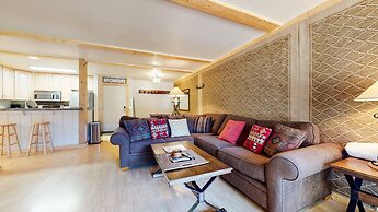 Summit Cozy Condo Getaway!