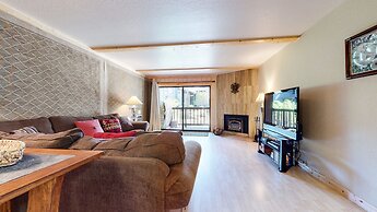 Summit Cozy Condo Getaway!