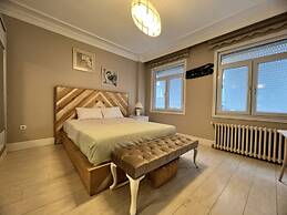 Sleek Flat Close to Osmanbey Metro Station