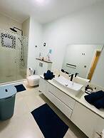 Beautiful Luxury 2-bed Apartment in Pereybere