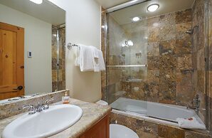 Bear Creek Lodge by Alpine Lodging Telluride