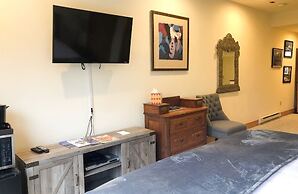 Bear Creek Lodge by Alpine Lodging Telluride