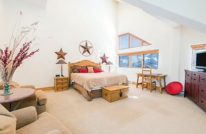 Bear Creek Lodge by Alpine Lodging Telluride