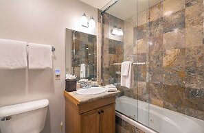 Bear Creek Lodge by Alpine Lodging Telluride