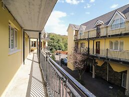 2 Garnish Court