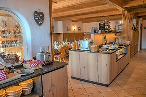 Sweet Cherry Boutique & Guesthouse Tyrol