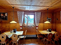 Sweet Cherry Boutique & Guesthouse Tyrol