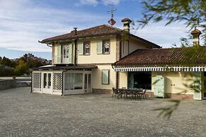 Villa Elia in Roddi With 5 Bedrooms and 5 Bathrooms