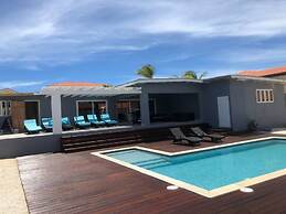 Private Chef 46 sec to Beach Pool Side Massages UTV