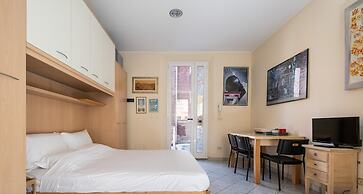 Studio Calari With Terrace by Wonderful Italy