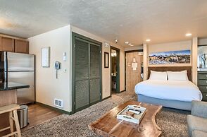 Ski Slope Steps From Unit, Quick Walk to Main St