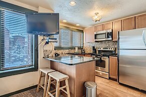 Ski Slope Steps From Unit, Quick Walk to Main St