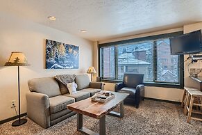 Ski Slope Steps From Unit, Quick Walk to Main St