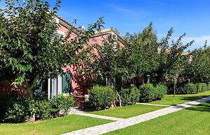 Mousses Villas - Villa Castor - A Detached Three-bedroom Villa With Pr