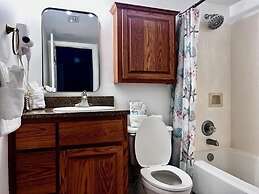 Pelican Beach 2004 1 Bedroom Condo by Pelican Beach Management