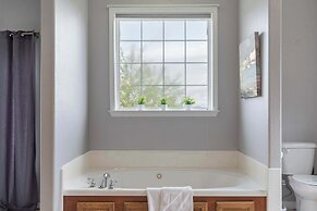 The Greenview Manor - Lake Views